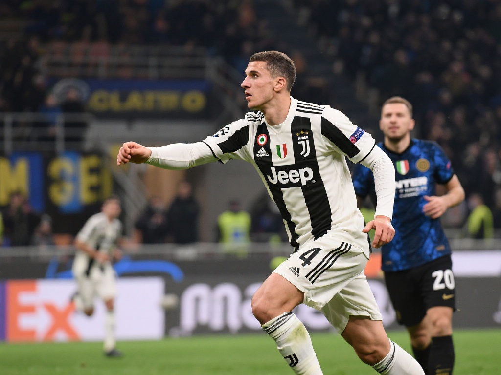 意甲收官:尤文晋级欧冠,罗马战欧联,紫百合冲欧协联 尤文锋线上的新星维拉霍维奇无疑是本赛季的